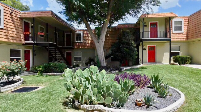 Building Photo - 1500 East Side Dr