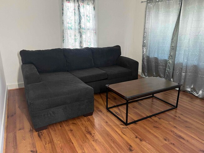 Building Photo - 315 Fetzner Rd