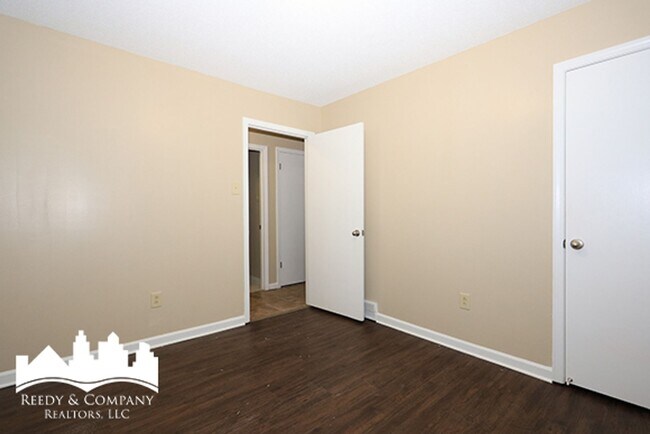 Building Photo - Welcome to 3132 Rosebay!