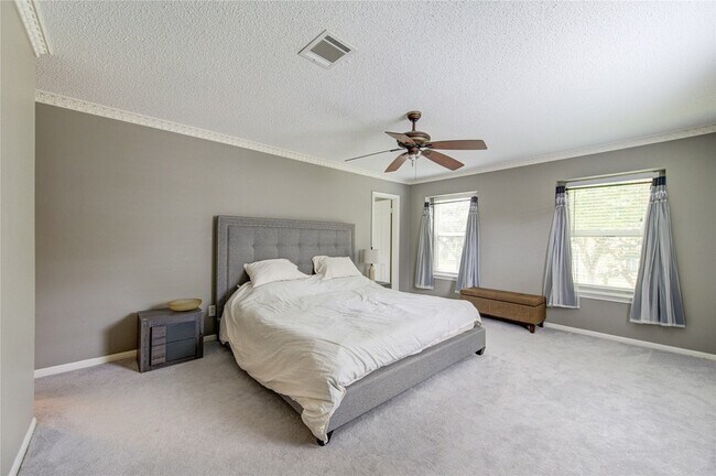 Building Photo - 15739 Fleetwood Oaks Dr