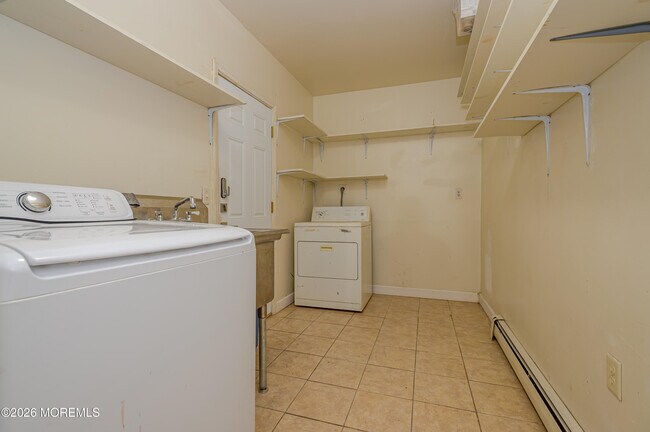 Building Photo - 878 Green Valley Rd