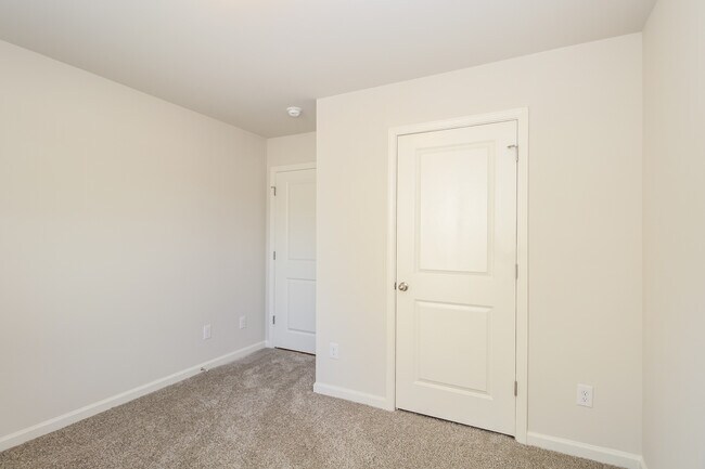 Building Photo - 2195 Bayside St SW