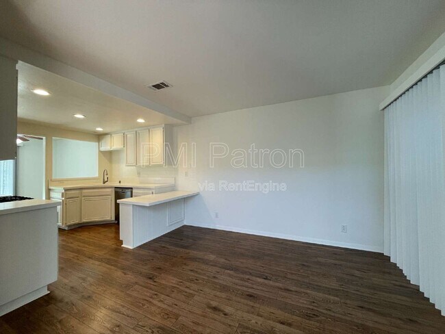 Building Photo - 21909 Huron Ln