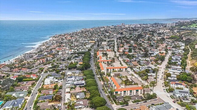 Building Photo - JUST BLOCKS TO THE BEAUTIFUL WIND AND SEA BEACHES!