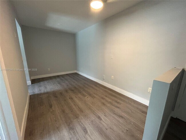 Building Photo - 1334 Alton Rd