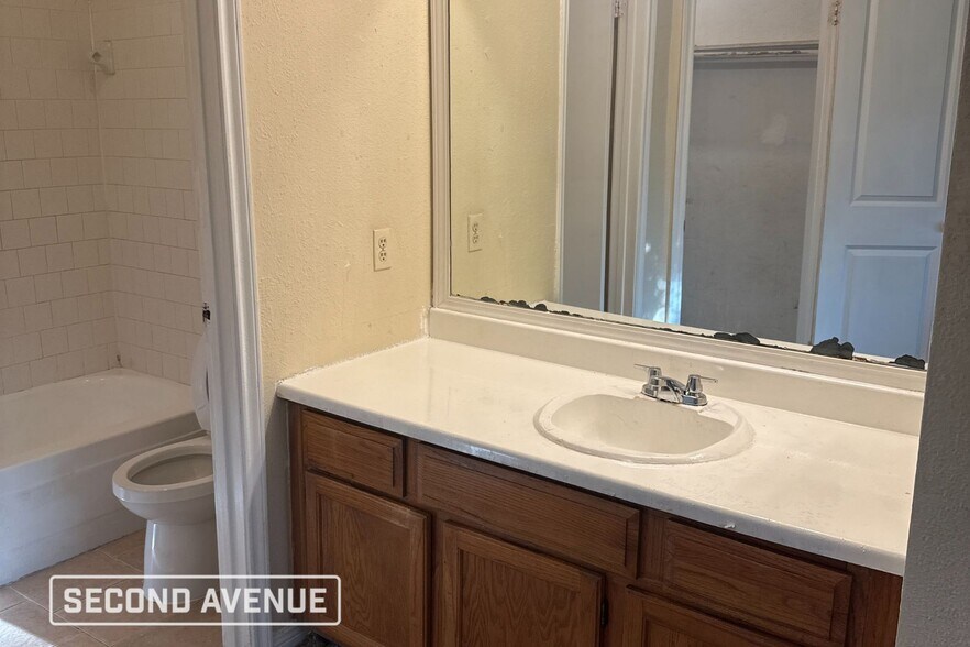 Building Photo - 11618 Roandale Dr