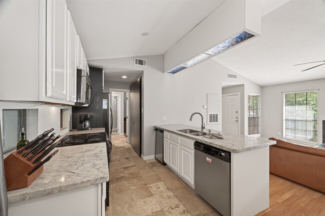 Building Photo - 2211 S Kirkwood Rd