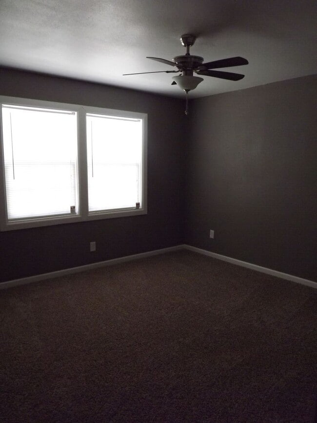 Building Photo - Pre Leasing for fall 2026! 4/2 by Greek circle!