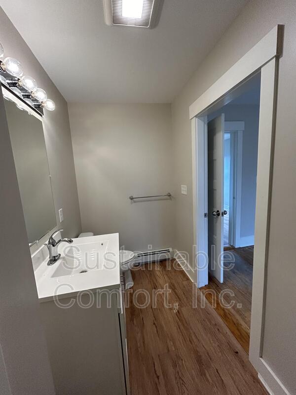 Building Photo - 38 Shamrock St