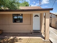 Building Photo - ONE MONTH FREE MOVE IN SPECIAL!!! Cute 1 Bed 1 Bath with water & electric included
