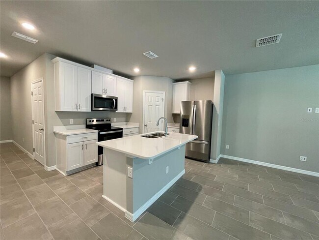 Building Photo - 1574 Grand Rue Dr