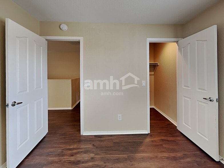 Building Photo - 3768 E Bright View St