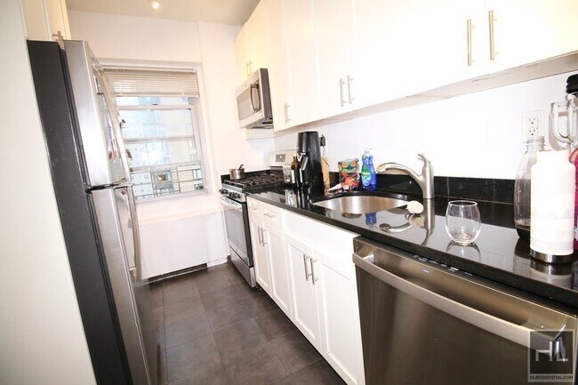 Building Photo - East 64th Street