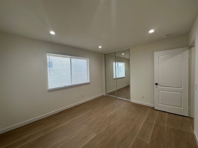 Building Photo - Stunning gated executive home completely redone