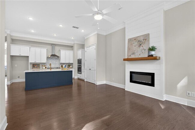 Building Photo - 687 Stickley Oak Way