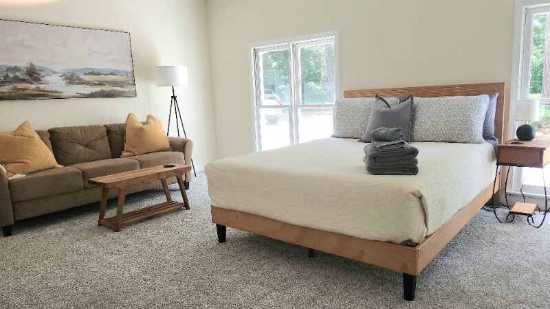 Building Photo - 1408 N Cherokee Ave