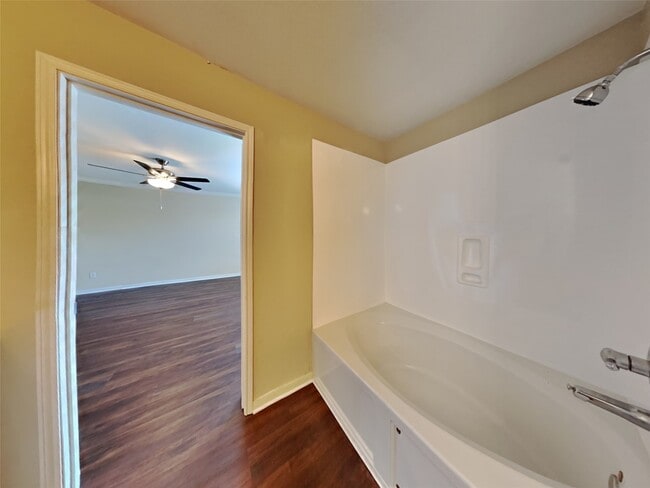 Building Photo - 8310 Wainwright Way