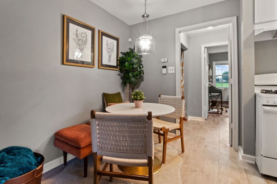 Building Photo - 2301 Farrington Ave