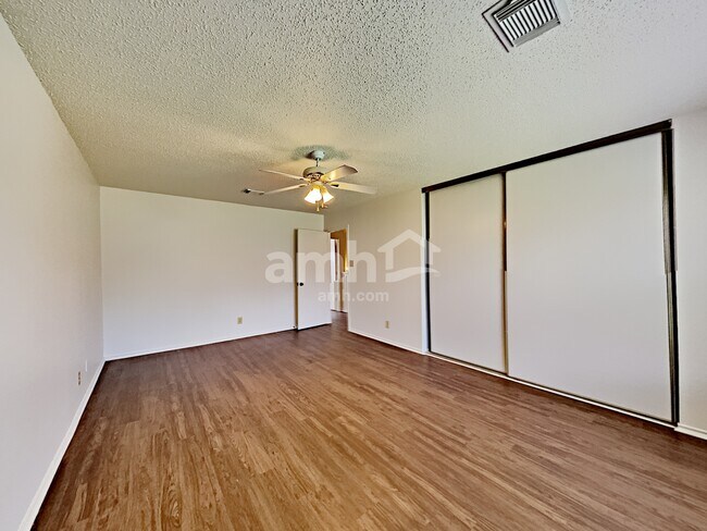 Building Photo - 8302 Parry Path