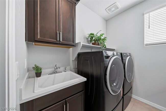 Building Photo - 38 Crimson Cactus Ave