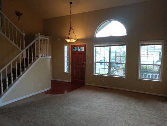 Building Photo - 3+ Bedroom Glen Ellen Home!
