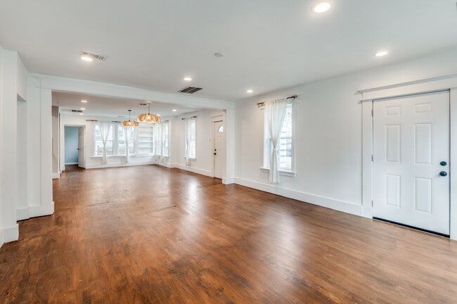 Building Photo - 1218 Ranier St