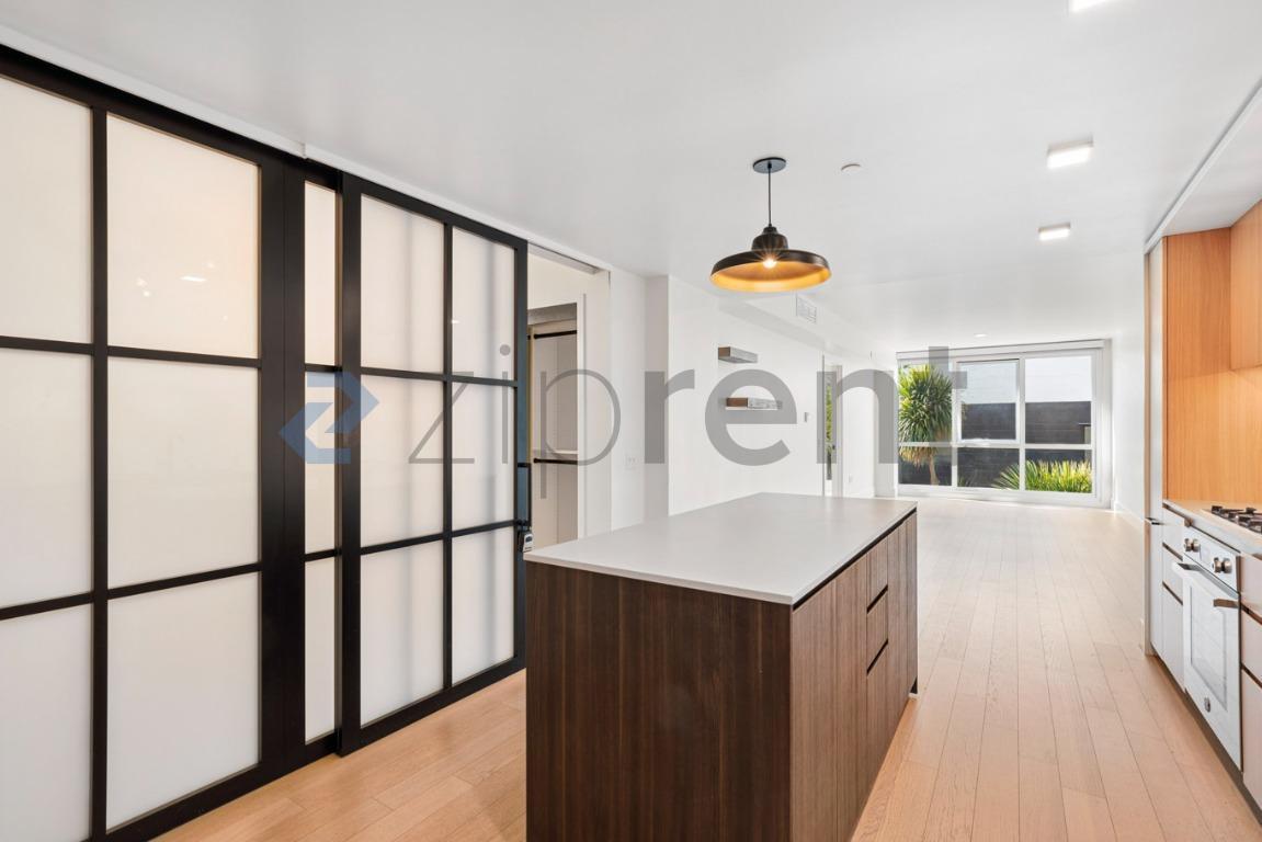 Building Photo - Unit 214