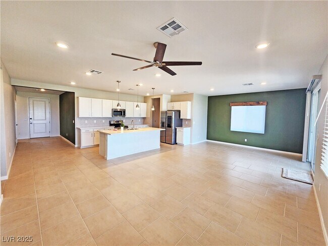 Building Photo - 4096 E Cactus Cyn Dr