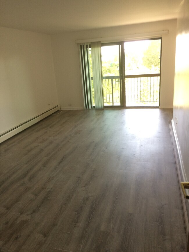 8454 W Catalpa Ave 8454 W Catalpa Ave Chicago IL 60656 Apartment Finder