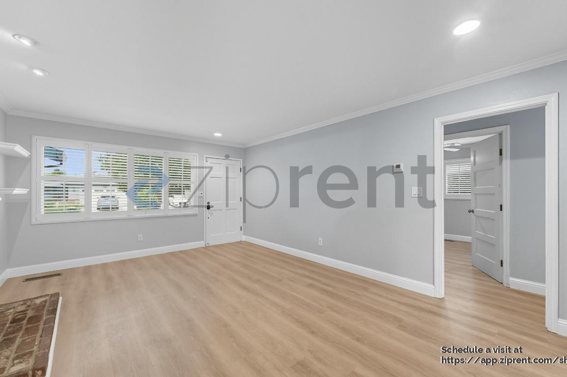 Building Photo - 863 Kolln St