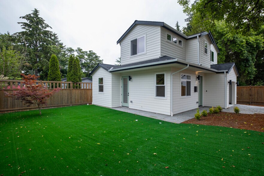 Building Photo - 11518 16th Ave NE