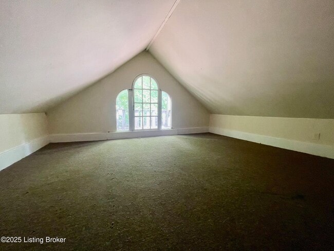 Building Photo - 415 W Ormsby Ave