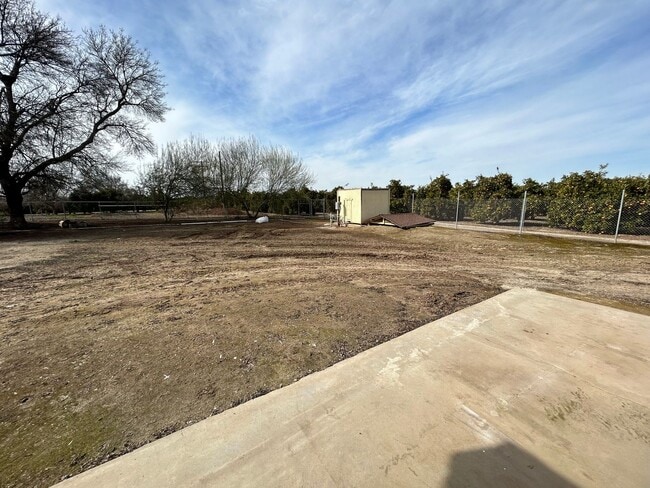 Building Photo - Rare opportunity to experience Country liv...