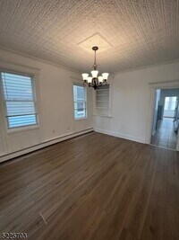 Building Photo - 372 Elm St