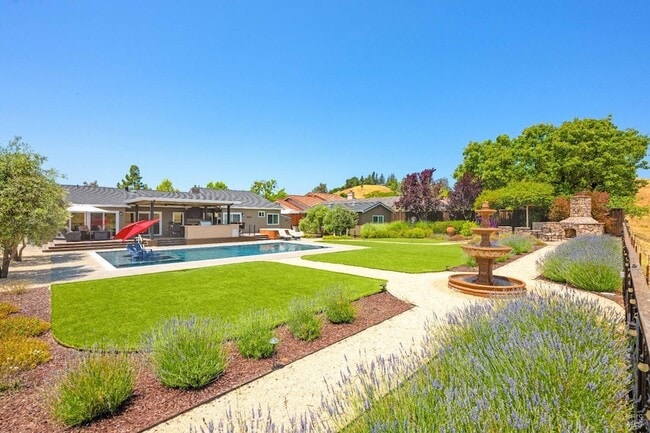 Building Photo - 1051 Stonebridge Dr