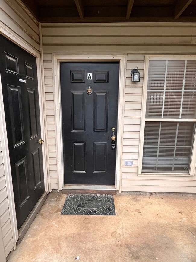 Building Photo - 5005 Chancellor Square