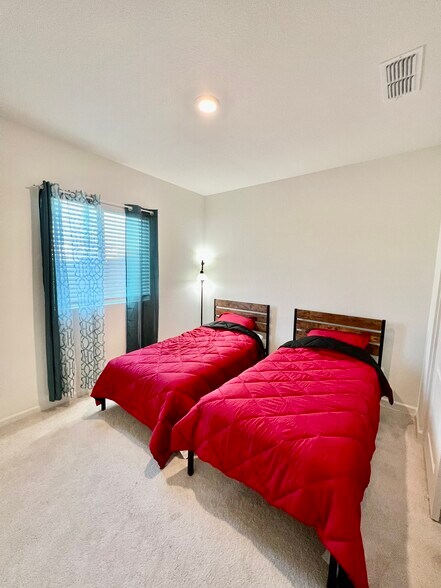 Building Photo - 2056 Ballet Way