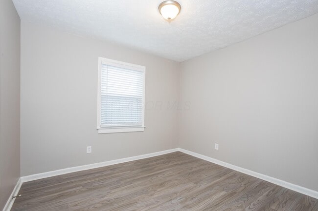 Building Photo - 1638 Clyde Pl