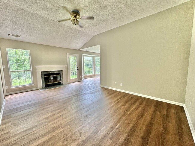 Building Photo - 2608 Clarencefield Dr