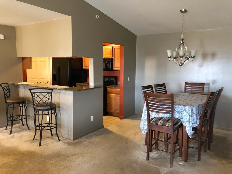 Building Photo - 52165 Naugatuck Dr