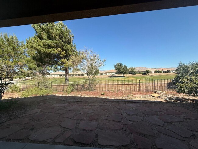 Building Photo - Dell Webb Home at Sun City ,3 Bedrooms, 3 Bathrooms, On Golf Course