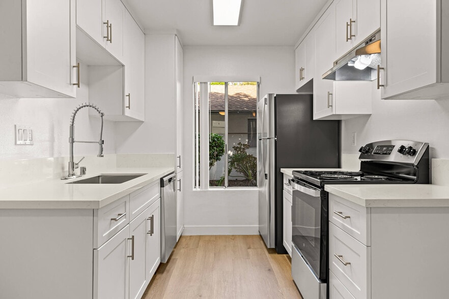 Primary Photo - Villas