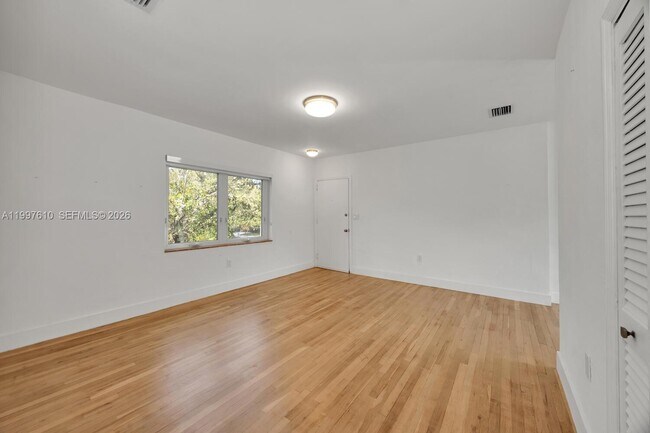 Building Photo - 5510 SW 76th St