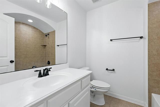 Building Photo - 10421 Sexton Dr