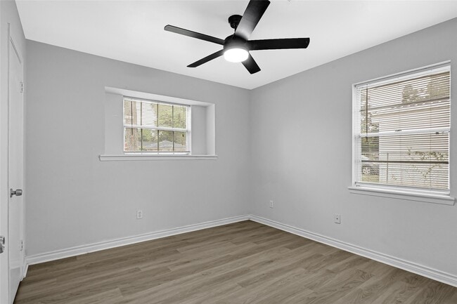 Building Photo - 1014 Robinson St