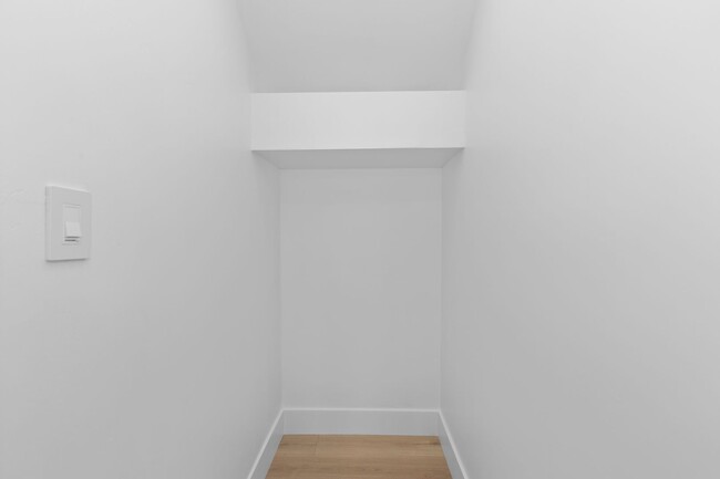 Building Photo - 6704 Saranac St