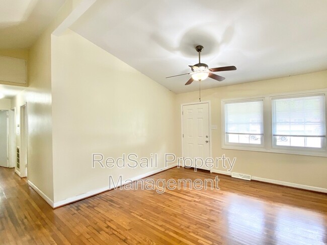 Building Photo - 710 72nd St