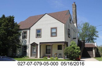 Building Photo - 396 Davis Rd