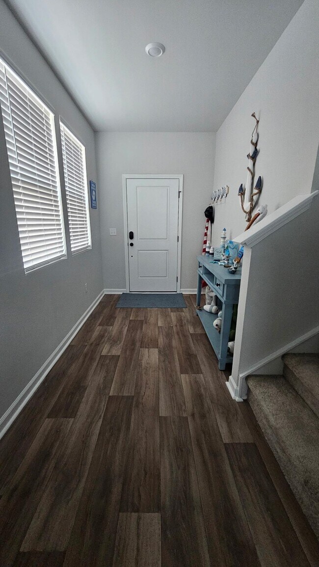 Building Photo - 515 Southwind Way
