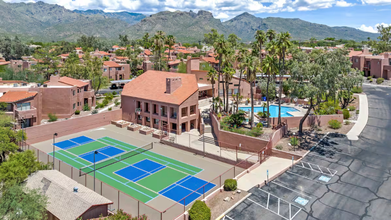 Building Photo - 5051 N Sabino Canyon Rd